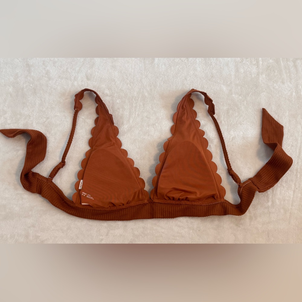 Aerie Size Medium Bikini Top.  Rust brown.  Never worn. Ties in back at bra line - Picture 3 of 6